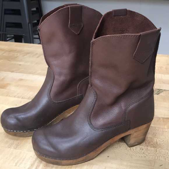 sanita clog boots